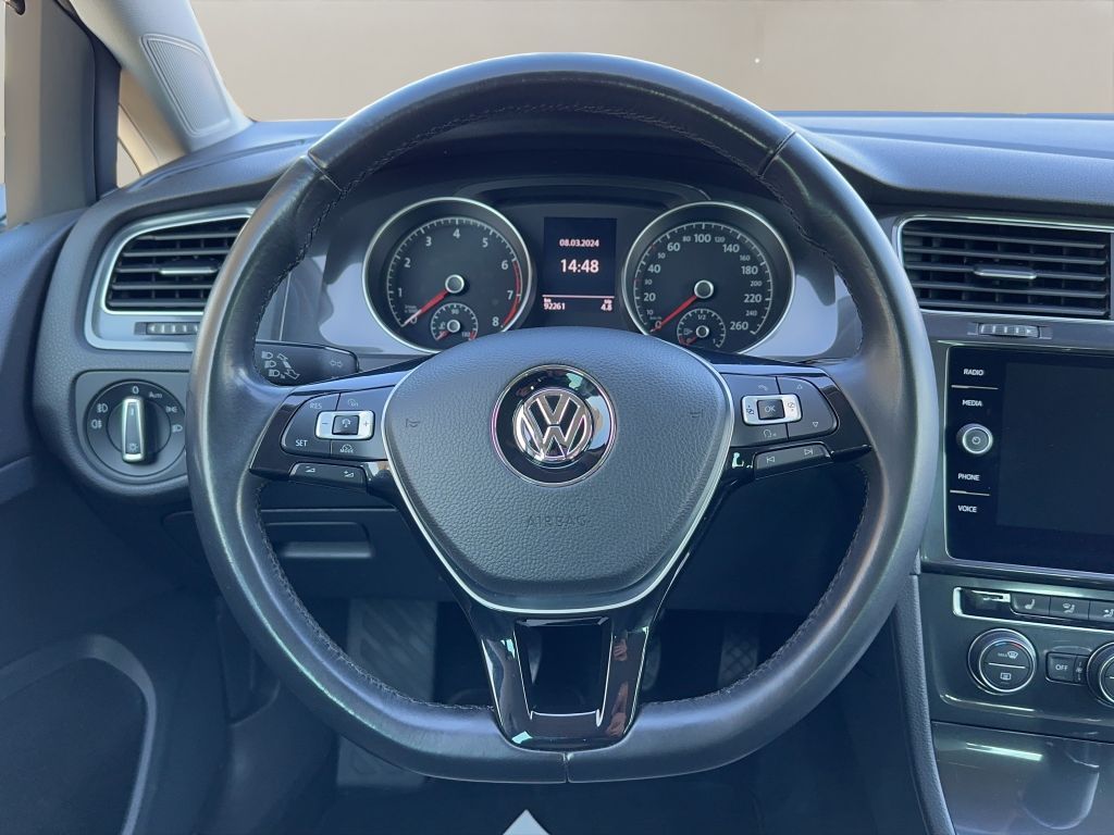 Fahrzeugabbildung Volkswagen Golf 1.0 TSI (BlueMotion Technology) Comfortline