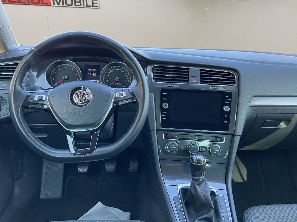 Fahrzeugabbildung Volkswagen Golf 1.0 TSI (BlueMotion Technology) Comfortline