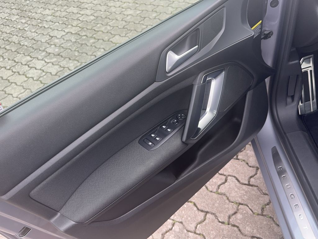 Fahrzeugabbildung Peugeot 308 SW PureTech 130 GPF EAT8 Stop & Start Allure