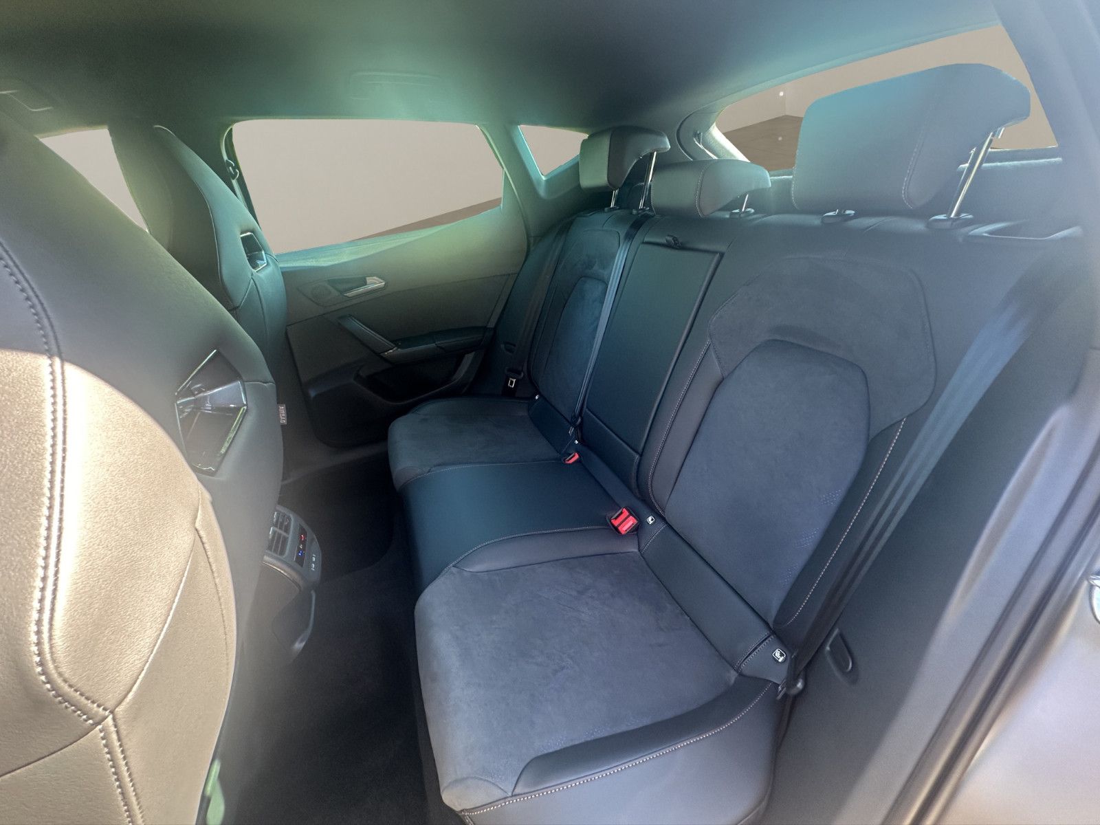 Fahrzeugabbildung CUPRA Formentor VZ 1.5 TSI e-Hybrid 200 kW