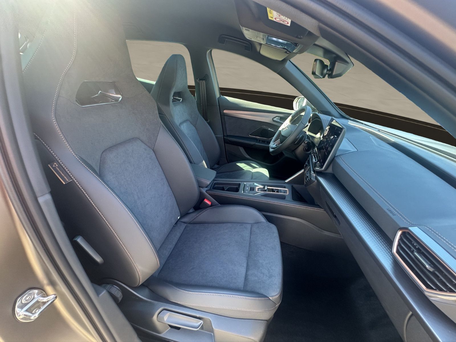 Fahrzeugabbildung CUPRA Formentor VZ 1.5 TSI e-Hybrid 200 kW