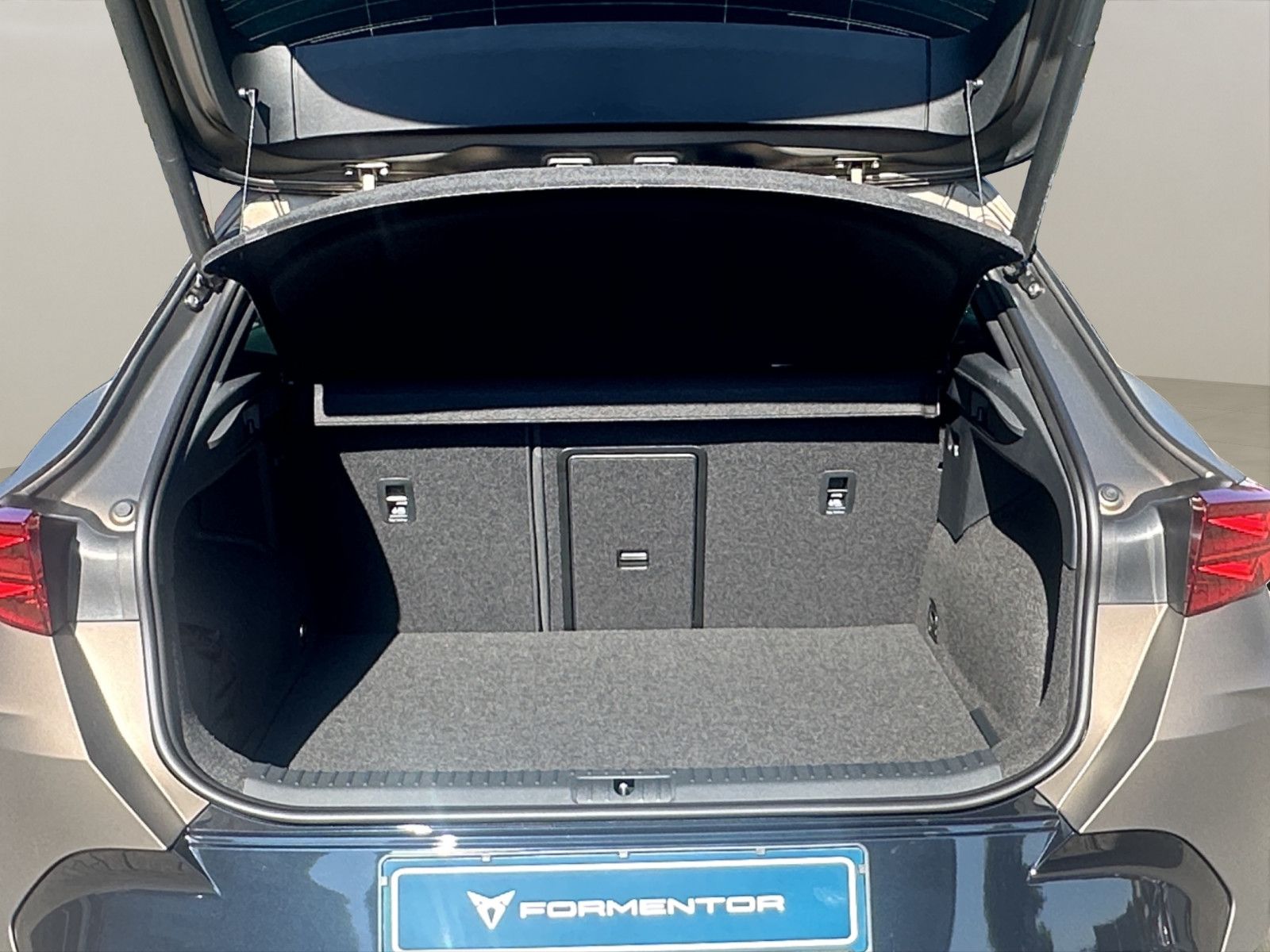 Fahrzeugabbildung CUPRA Formentor VZ 1.5 TSI e-Hybrid 200 kW
