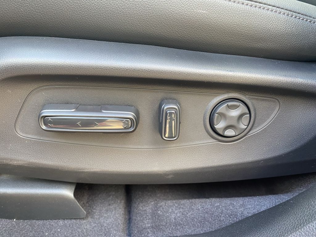Fahrzeugabbildung Honda CR-V e:HEV 2.0 i-MMD Hybrid 2WD Elegance (RS)