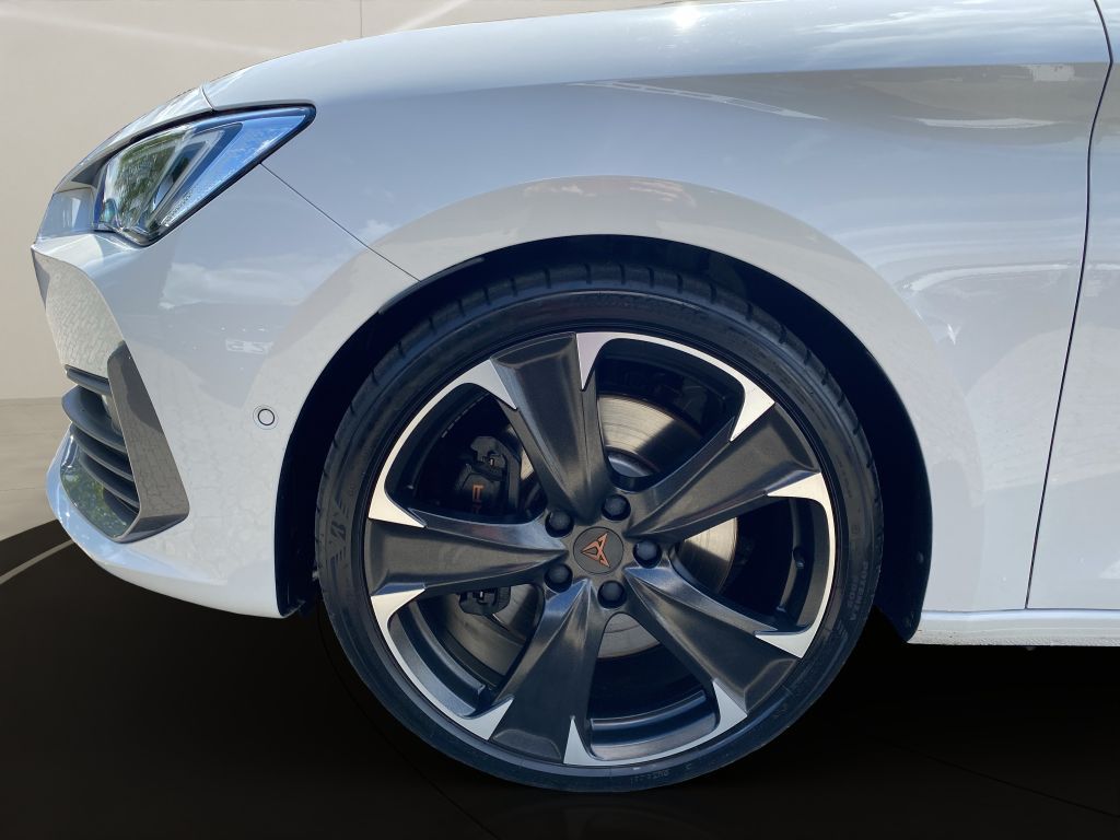 Fahrzeugabbildung CUPRA Leon Sportstourer 2.0 TSI 4Drive DSG VZ