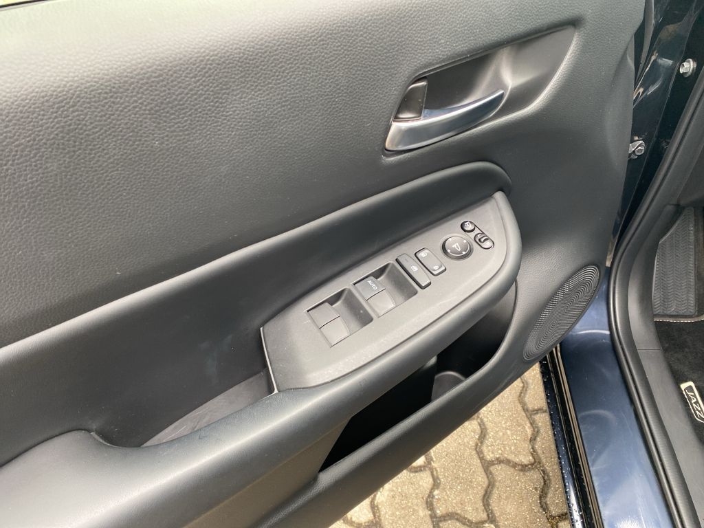 Fahrzeugabbildung Honda Jazz 1.5i-MMD e-CVT Elegance