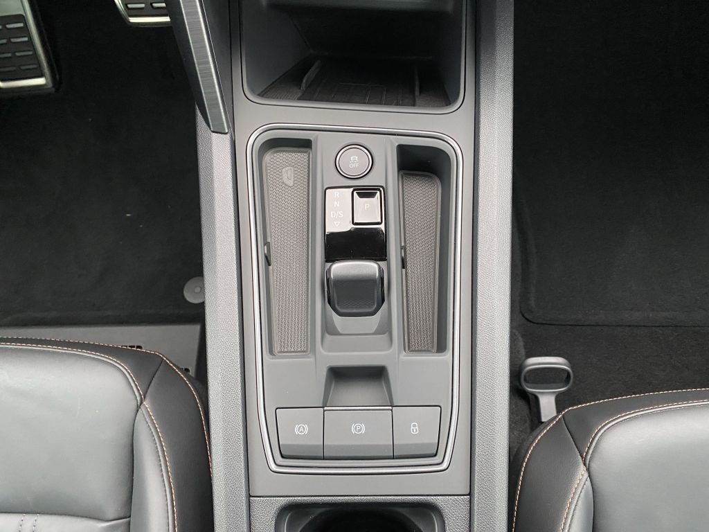 Fahrzeugabbildung CUPRA Leon Sportstourer 2.0 TSI 4Drive DSG VZ