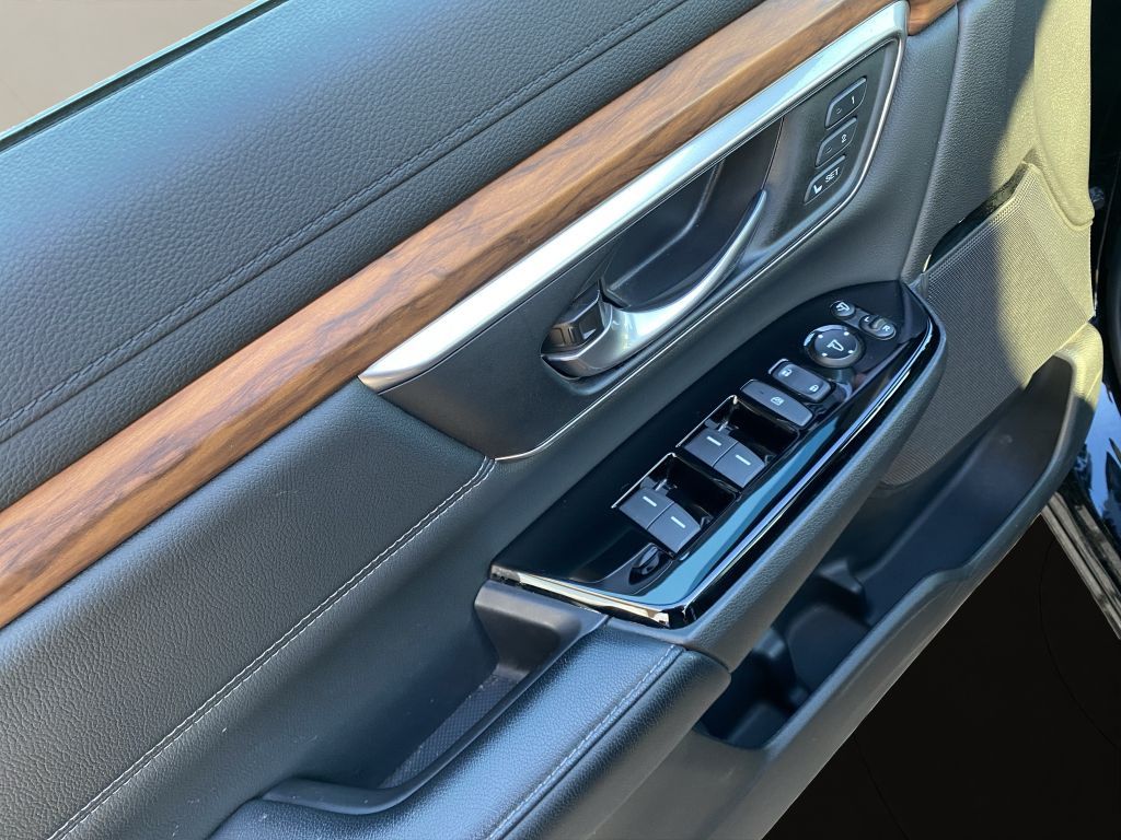 Fahrzeugabbildung Honda CR-V 2.0 i-MMD Hybrid 4WD Executive