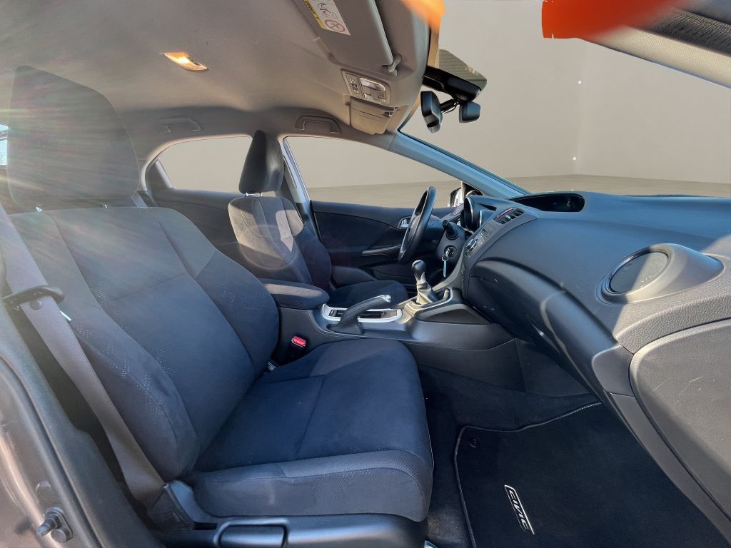 Fahrzeugabbildung Honda Civic 1.8 i-VTEC Lifestyle