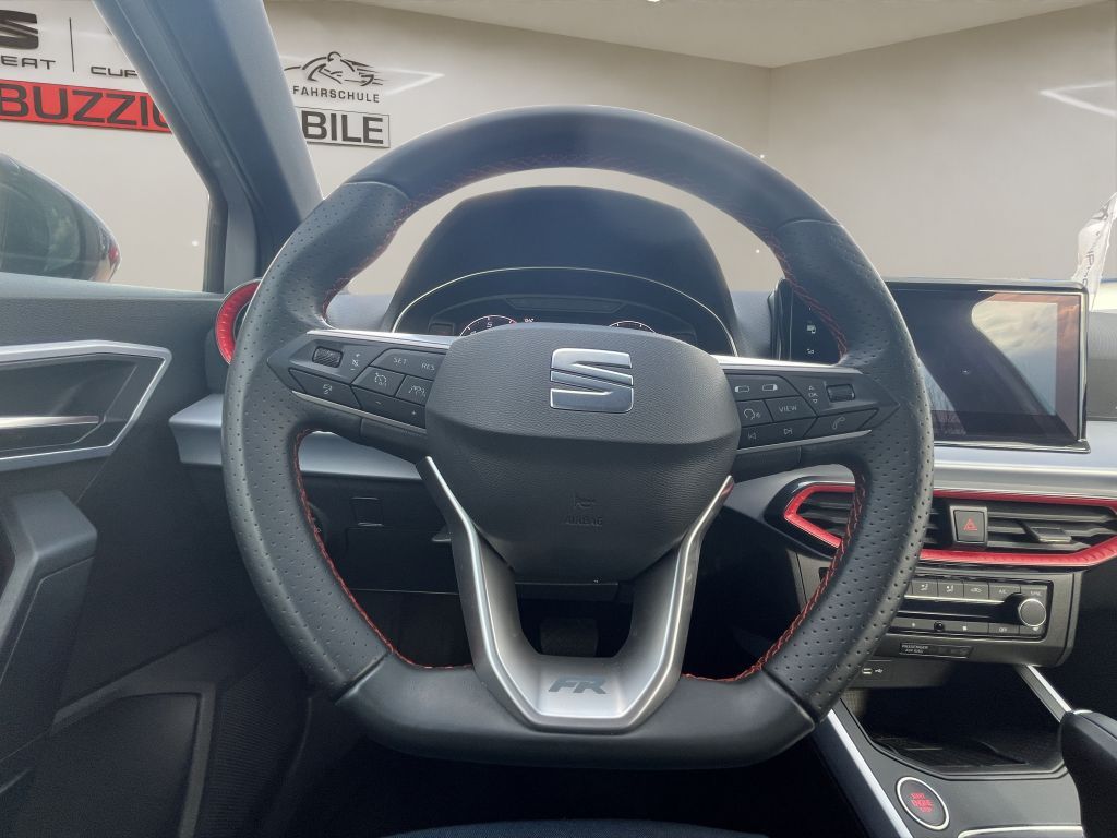 Fahrzeugabbildung SEAT Arona 1.5 TSI OPF DSG FR