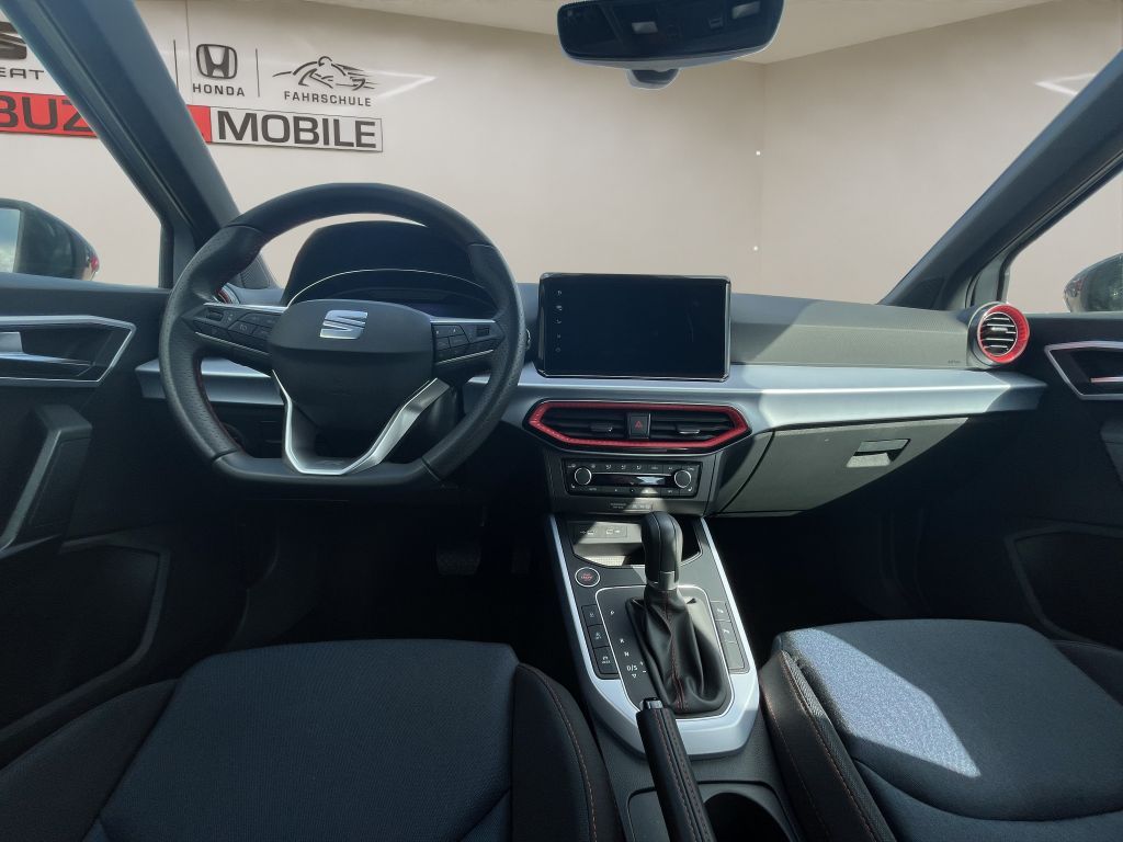 Fahrzeugabbildung SEAT Arona 1.5 TSI OPF DSG FR