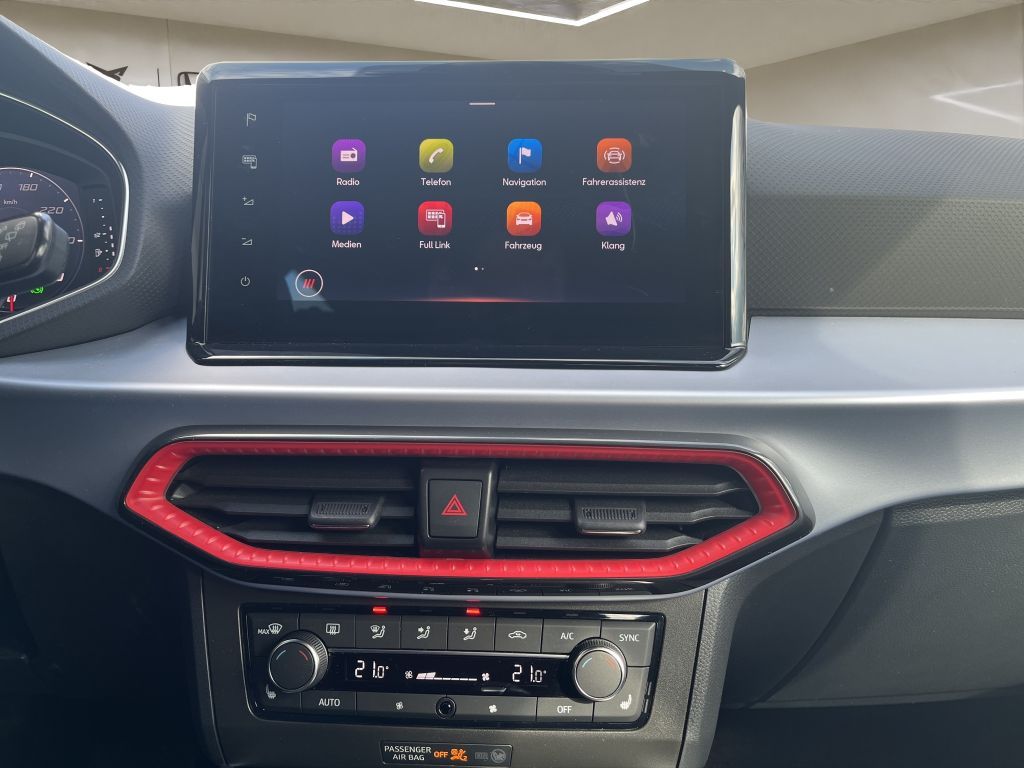 Fahrzeugabbildung SEAT Arona 1.5 TSI OPF DSG FR