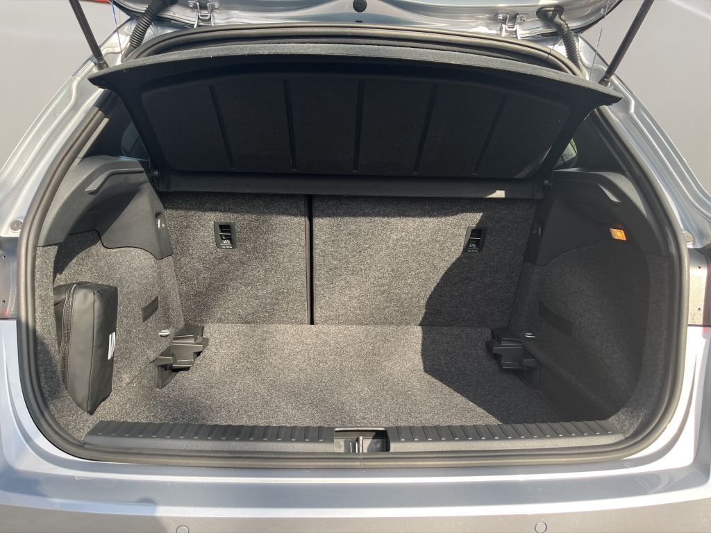 Fahrzeugabbildung SEAT Arona 1.5 TSI OPF DSG FR