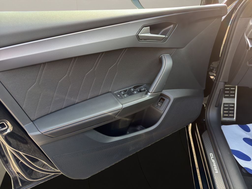 Fahrzeugabbildung CUPRA Leon Sportstourer 1.5 eTSI DSG