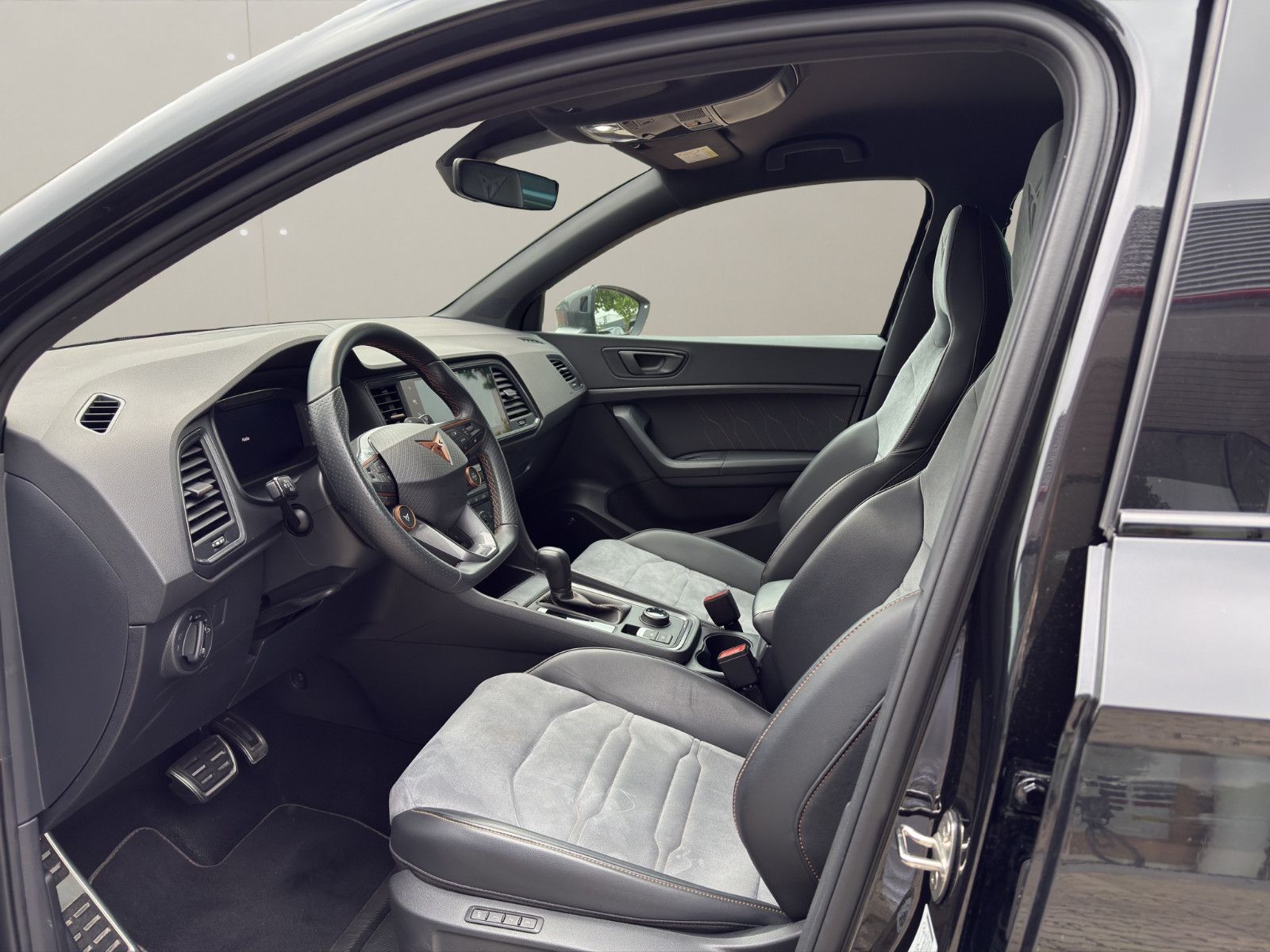 Fahrzeugabbildung CUPRA Ateca VZ 2.0 TSI 4Drive DSG Tribe Edition